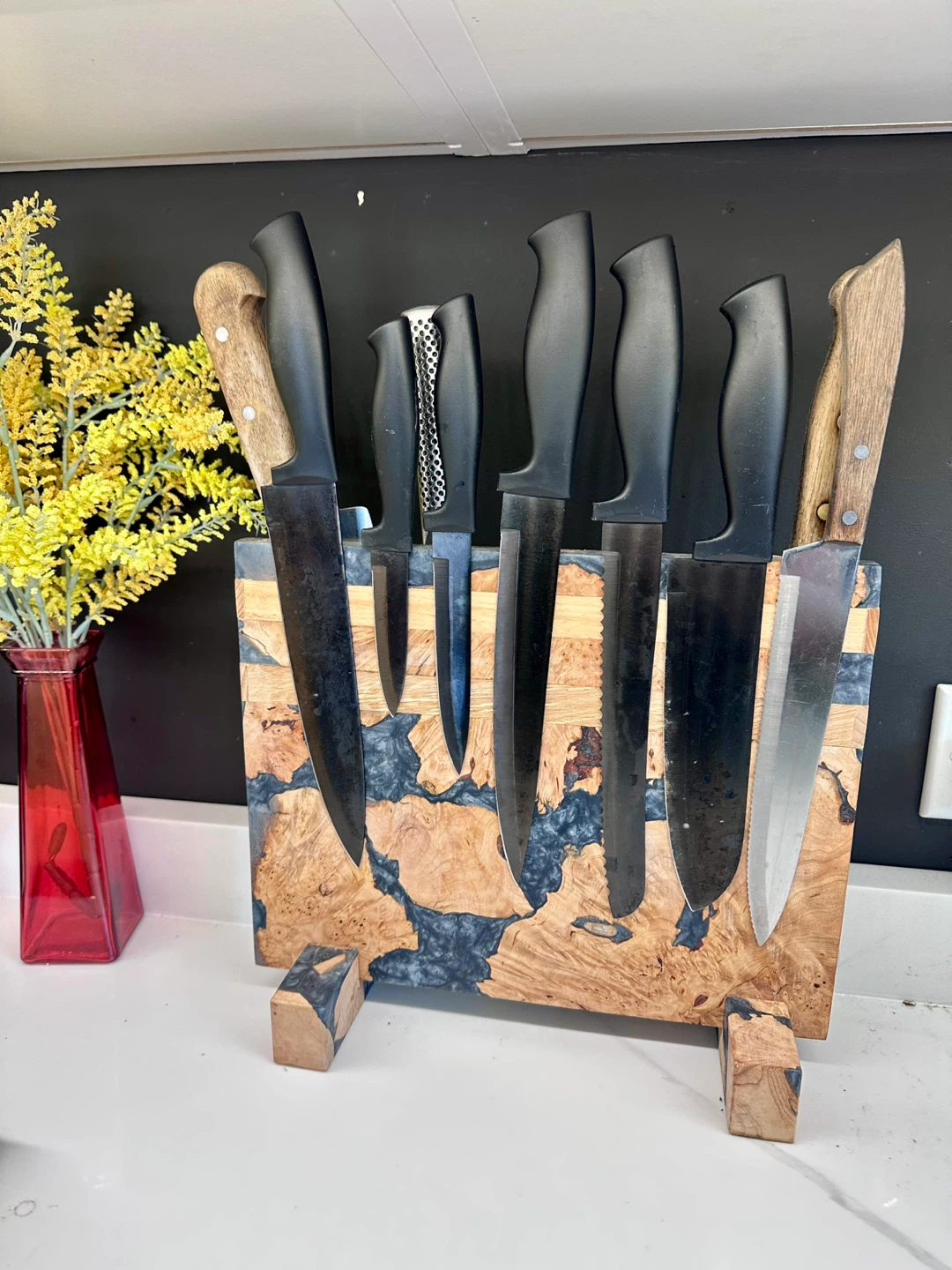 Knife holder - magnetic for countertop