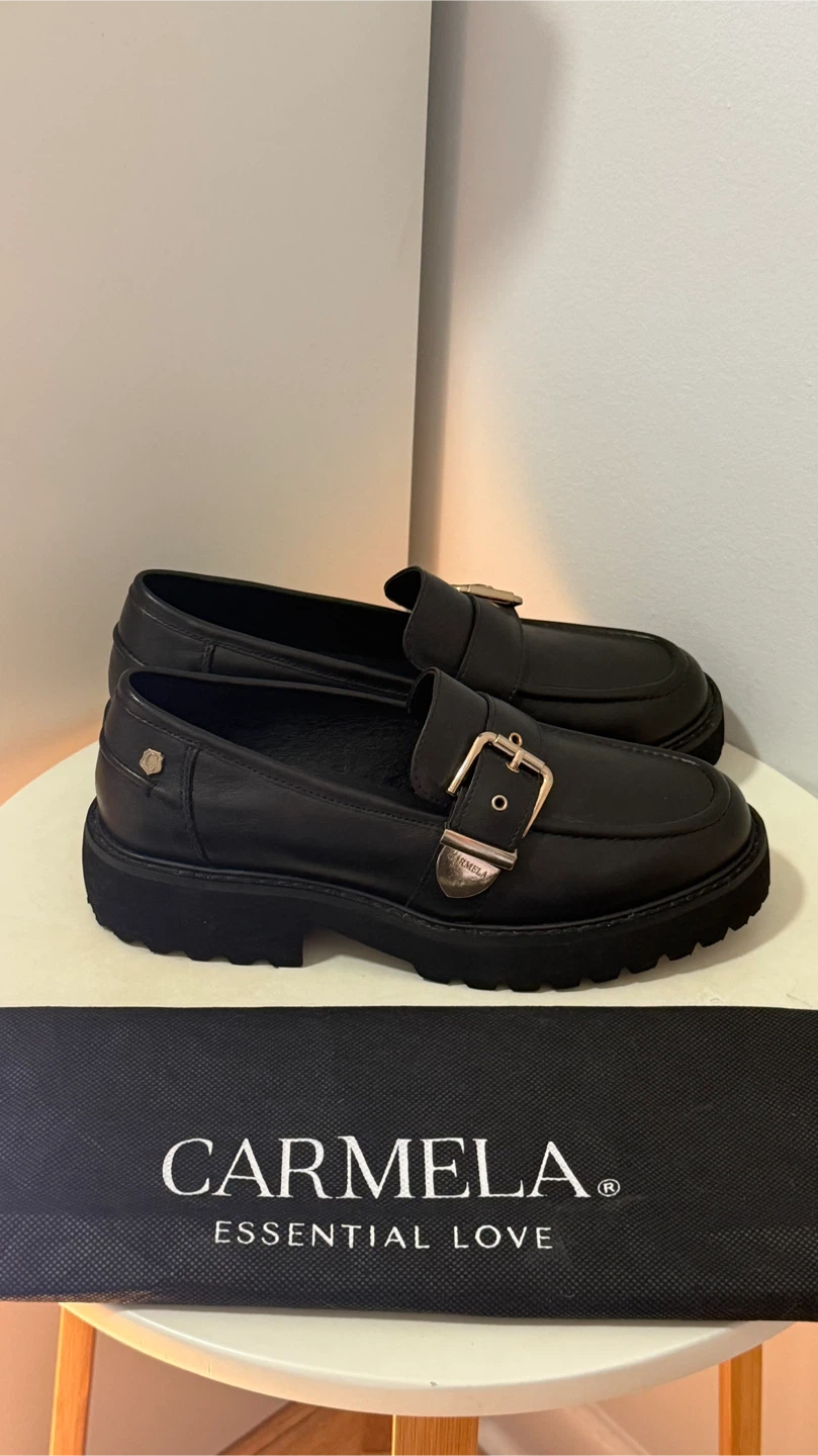 Carmela Black Leather Chunky Buckle Loafers US 7 / EU 38
