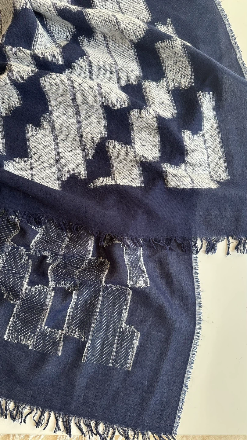 GAP Blue and White Patterned Scarf - photo 5