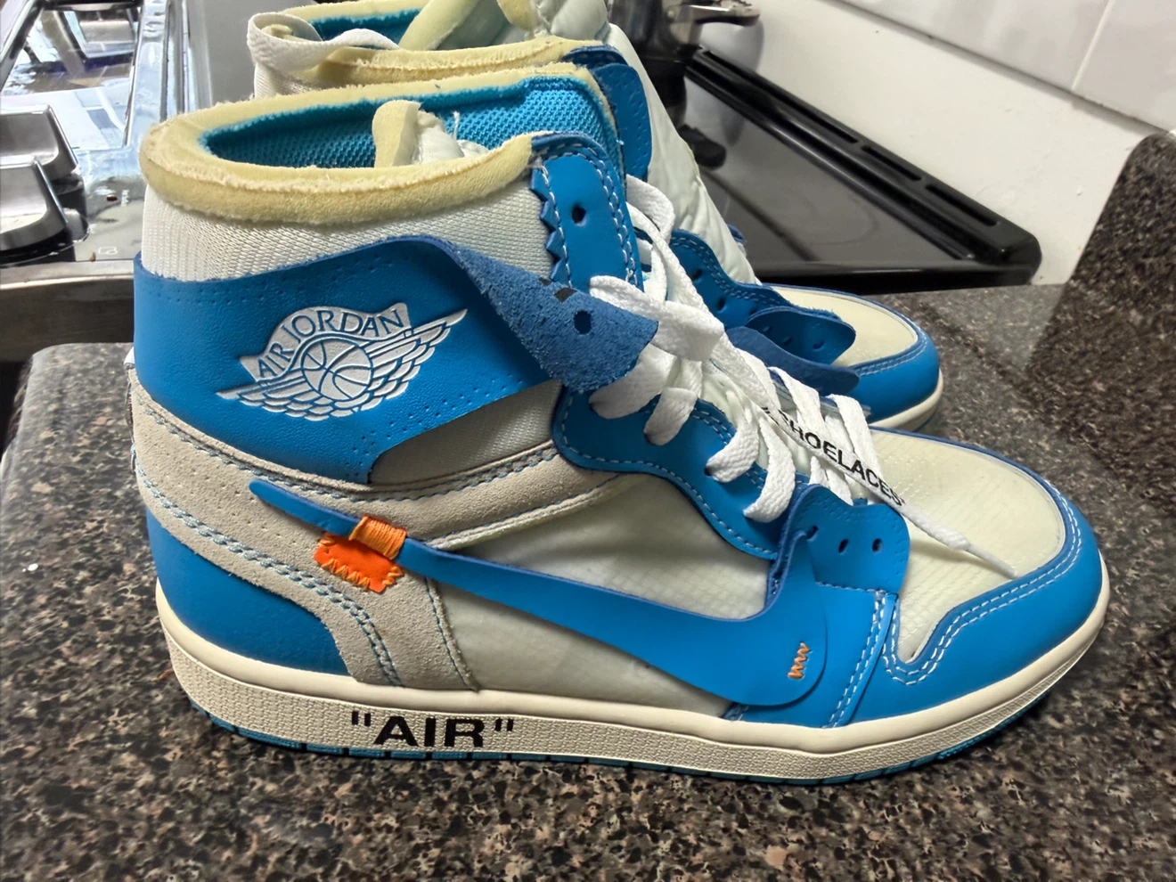Off-White x Nike Air Jordan 1 UNC - photo 2