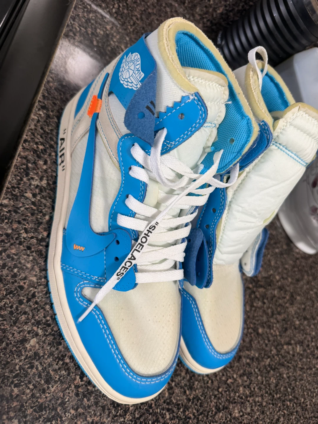 Off-White x Nike Air Jordan 1 UNC - photo 3