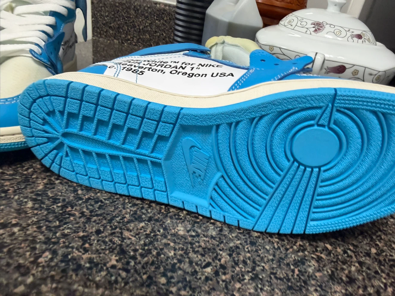 Off-White x Nike Air Jordan 1 UNC - photo 4