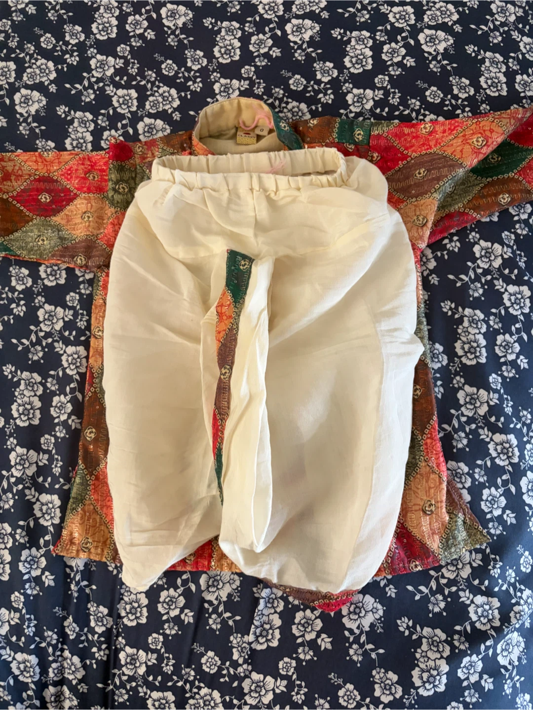 Classy Children's Traditional Outfit, Size 0 - photo 4