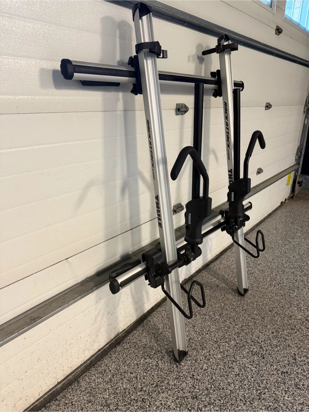 Thule Roof Bike Rack System – 2 SideArm 594XT + Crossbars - photo 2