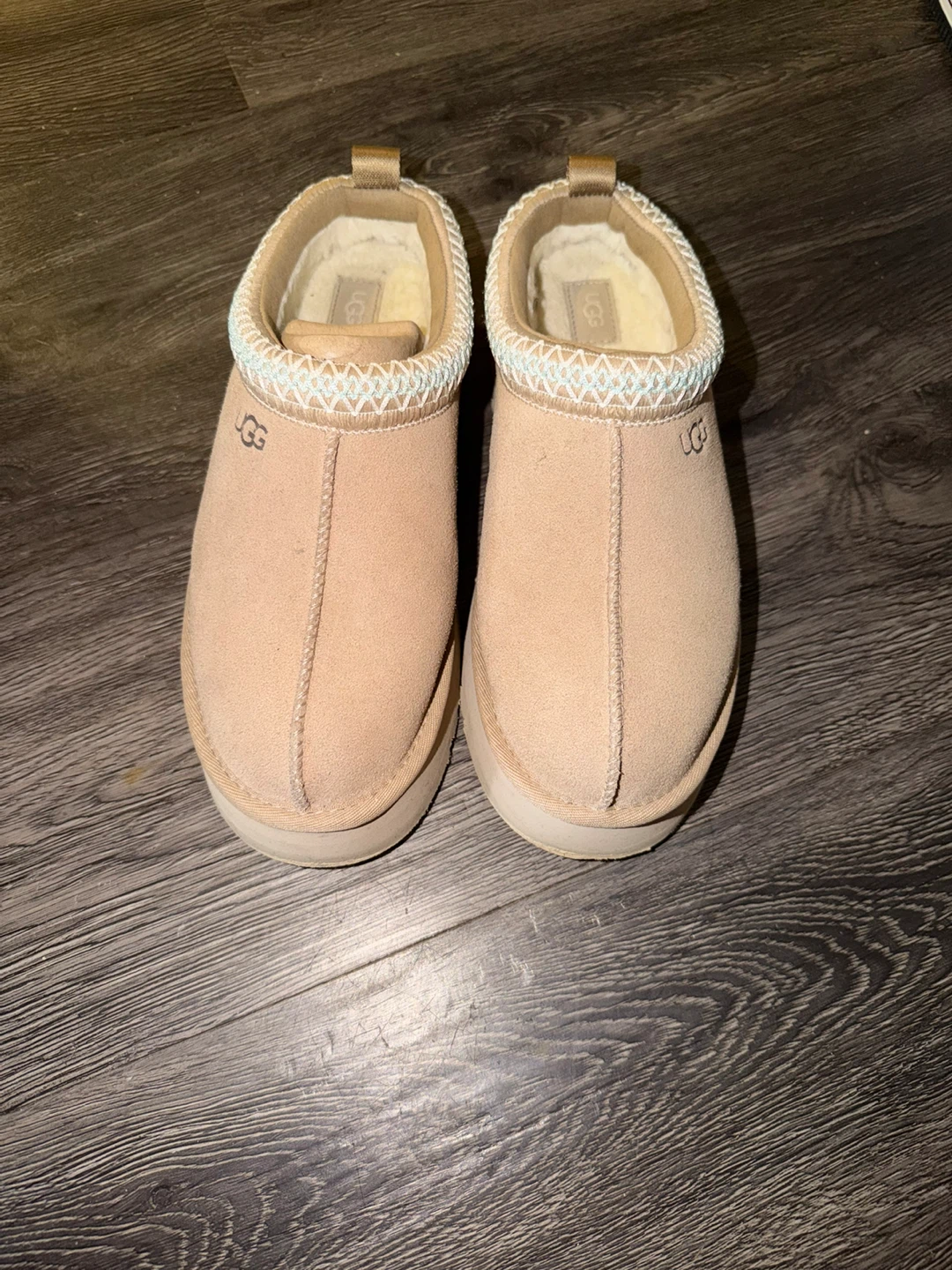 Ladie’s UGGs
