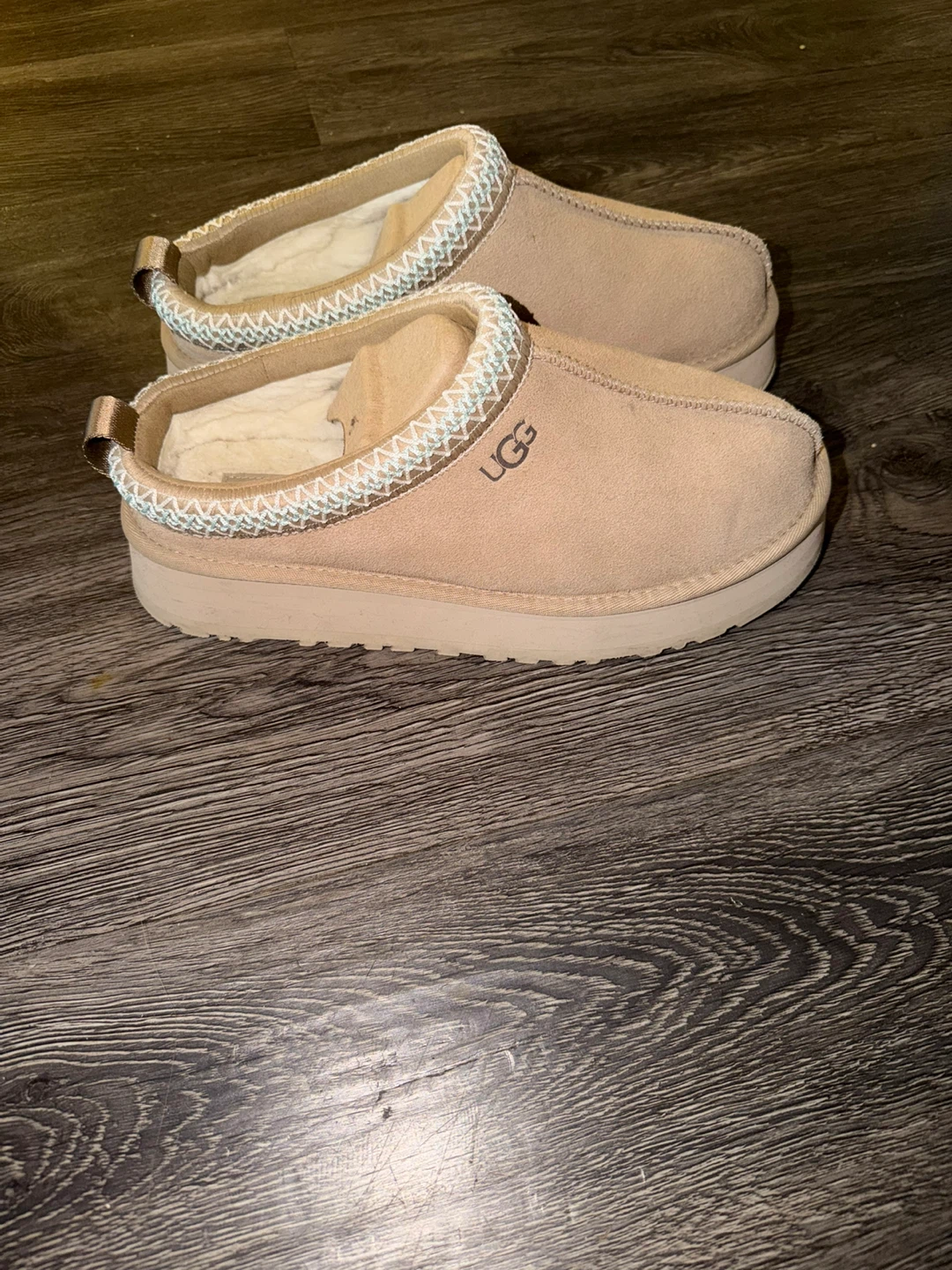 Ladie’s UGGs - photo 3