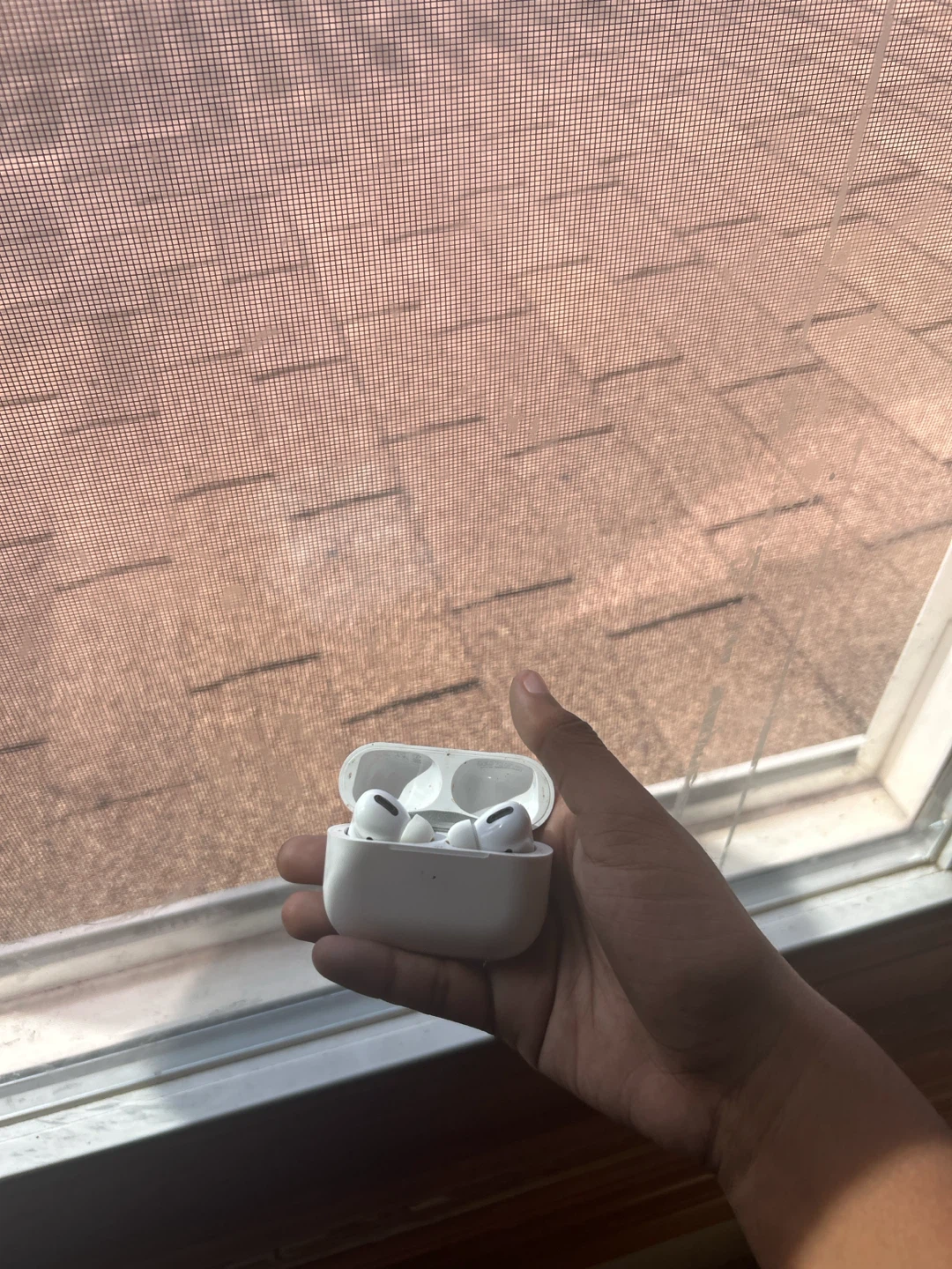 Apple AirPods Pro - photo 2