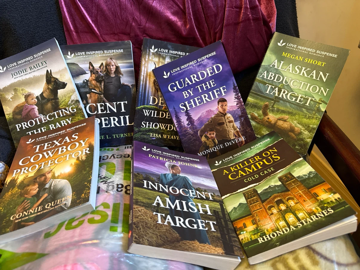Set of 8 Love Inspired Suspense Romance Novels - photo 2