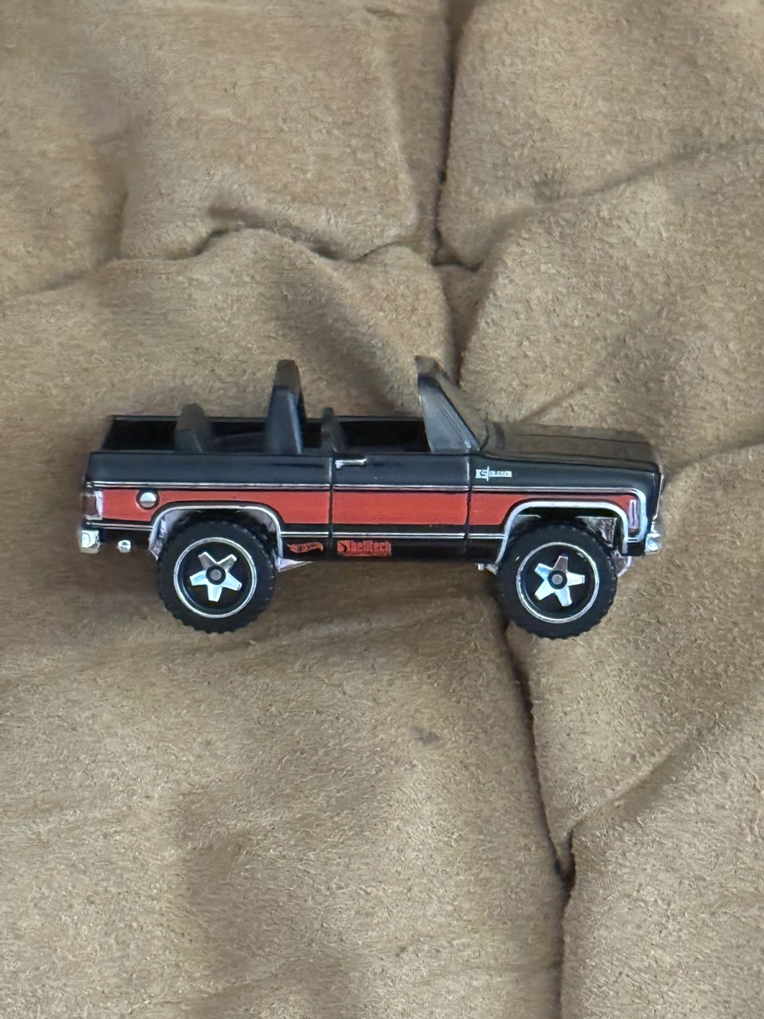 Hot Wheels '75 Chevy Blazer Custom set - photo 3