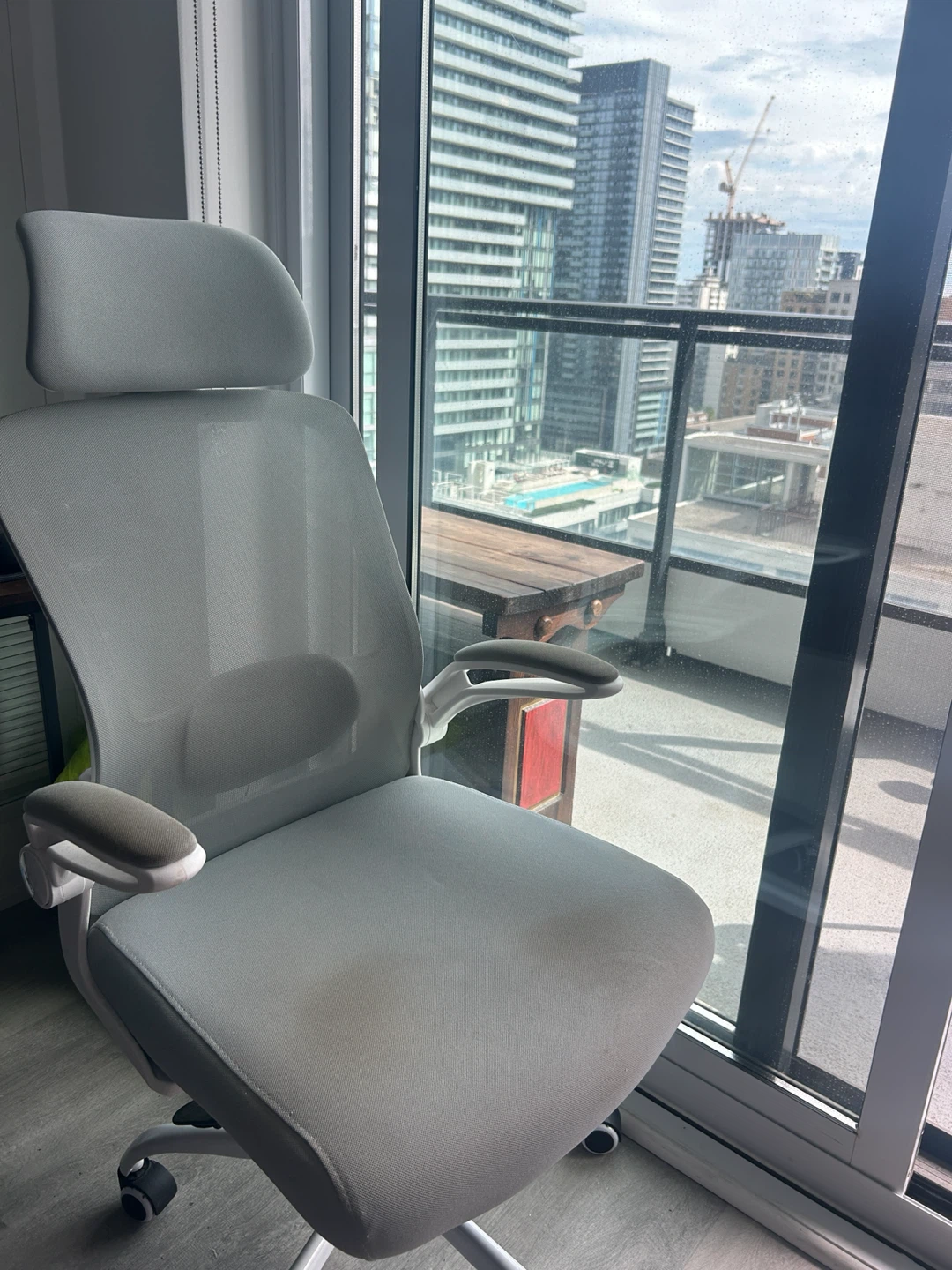 Ergonomic Office Chair with Adjustable Headrest