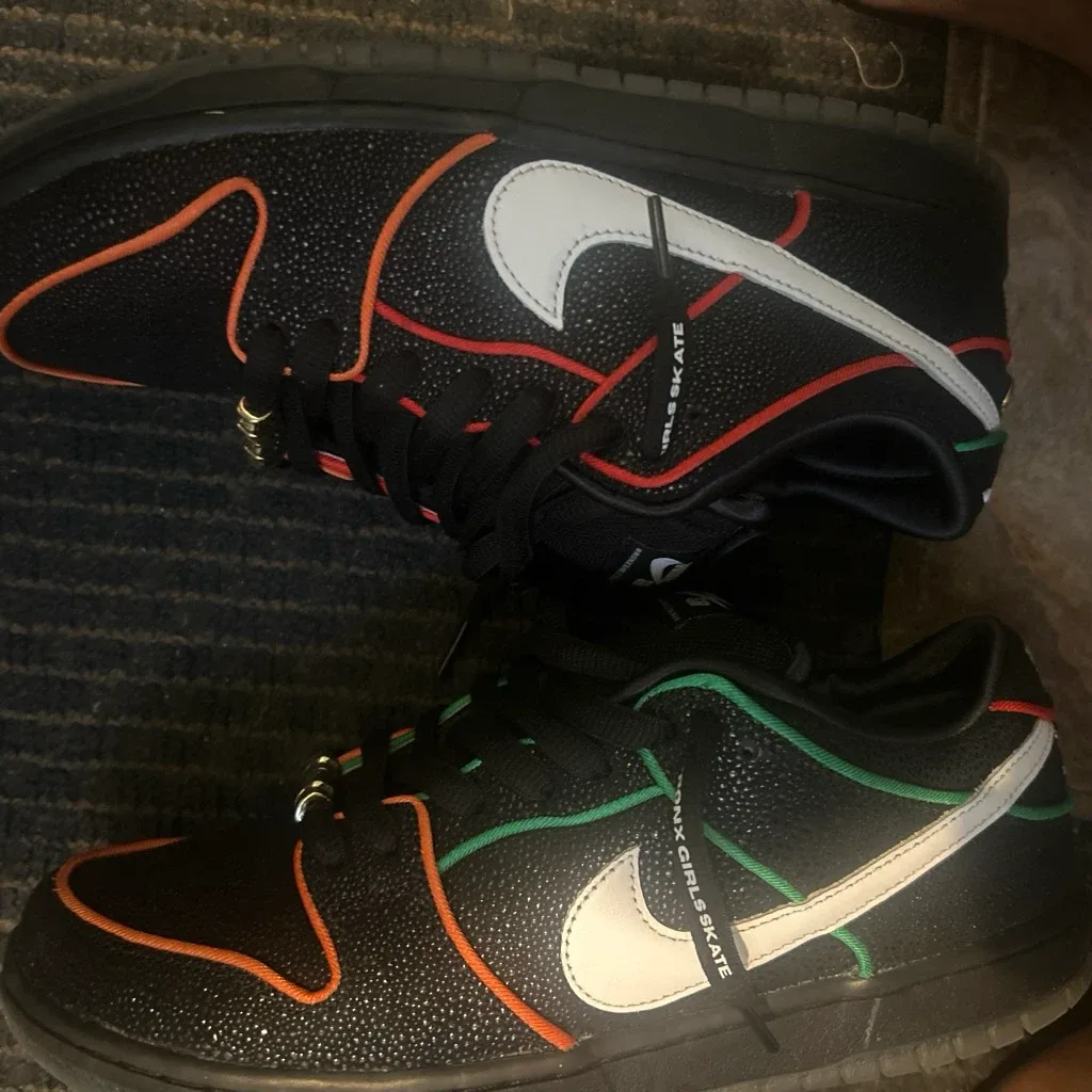 Nike SB Dunk Low Bronx Girls Skate