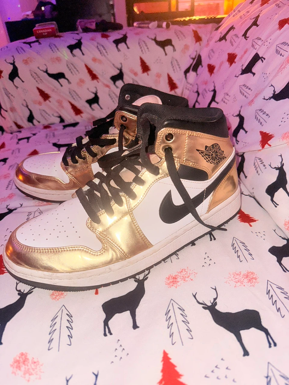 Jordan 1 Mid Metallic Gold/White/Black Size 9.5 - photo 3