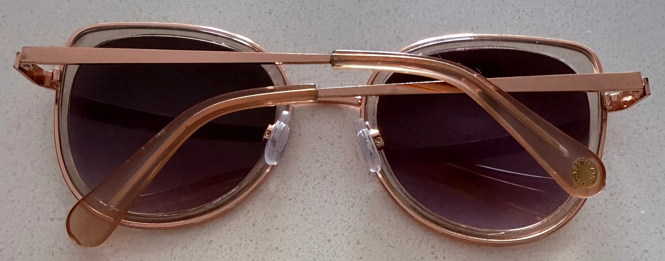 MINT • Authentic BCBG Generation • SunGlasses - photo 2