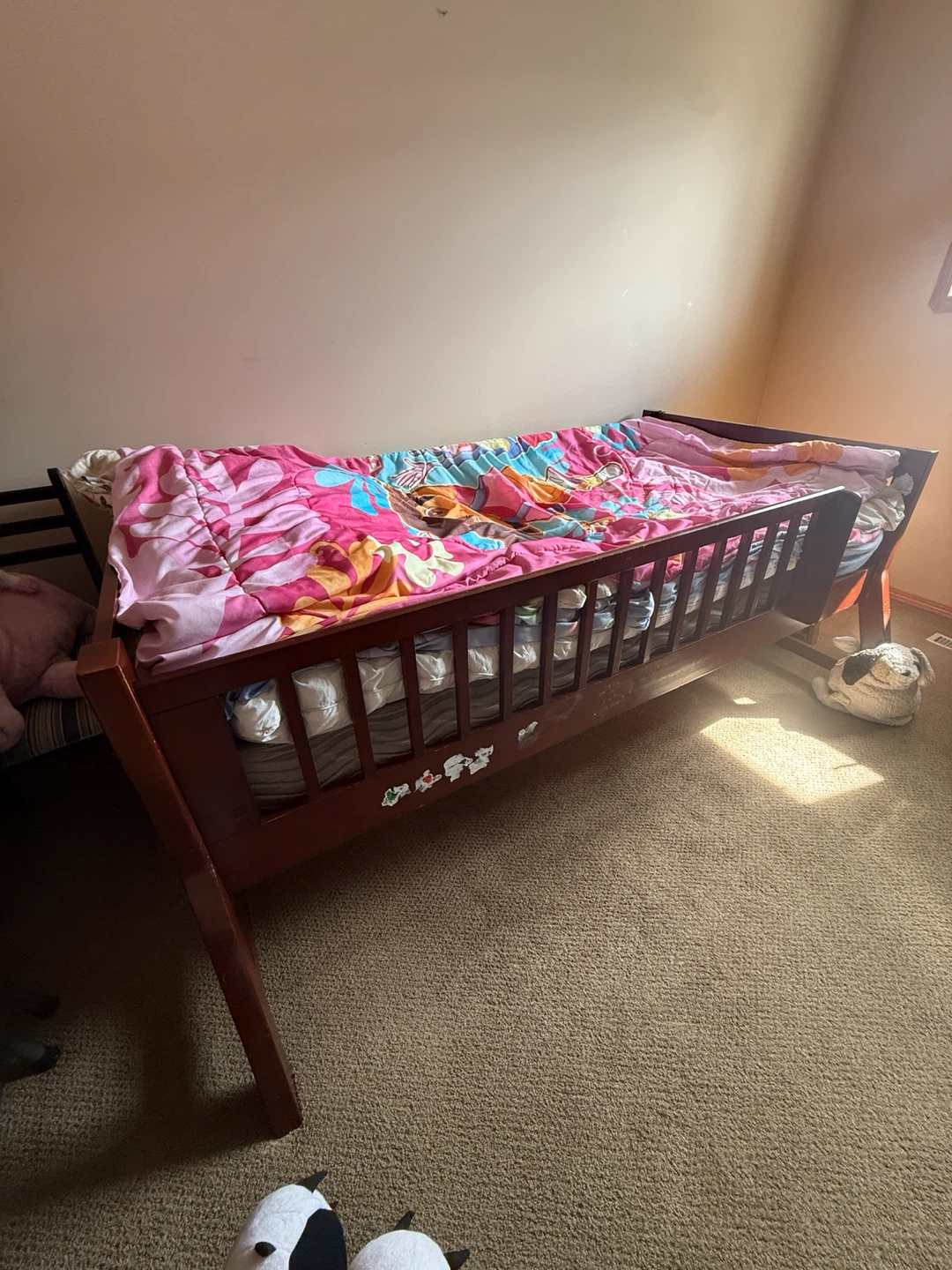 Wooden toddler bed - photo 2