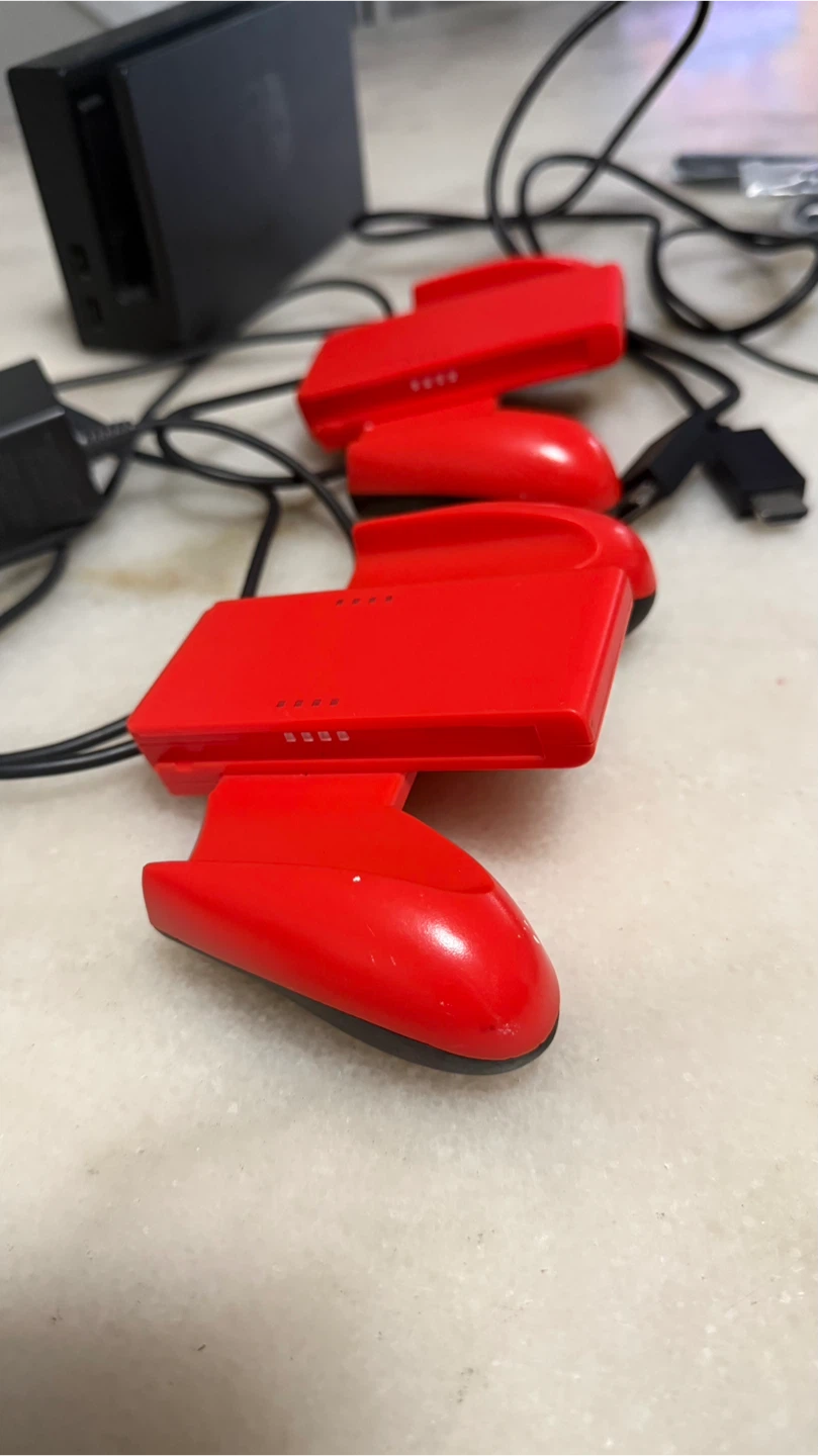 Used Nintendo Switch - Good Condition - photo 5