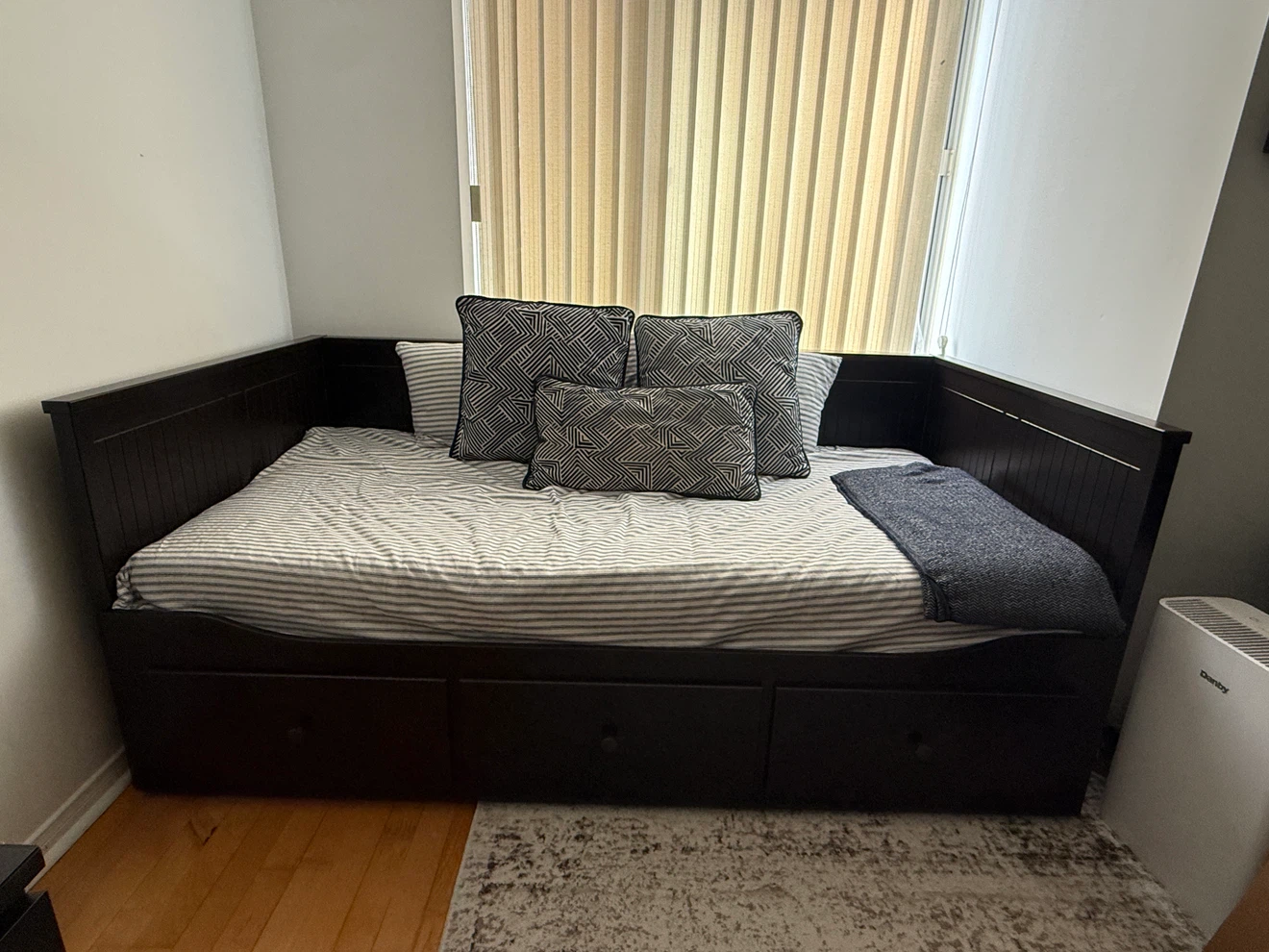 Moving sale! Ikea Hemnes Dark Brown Daybed with Storage Drawers