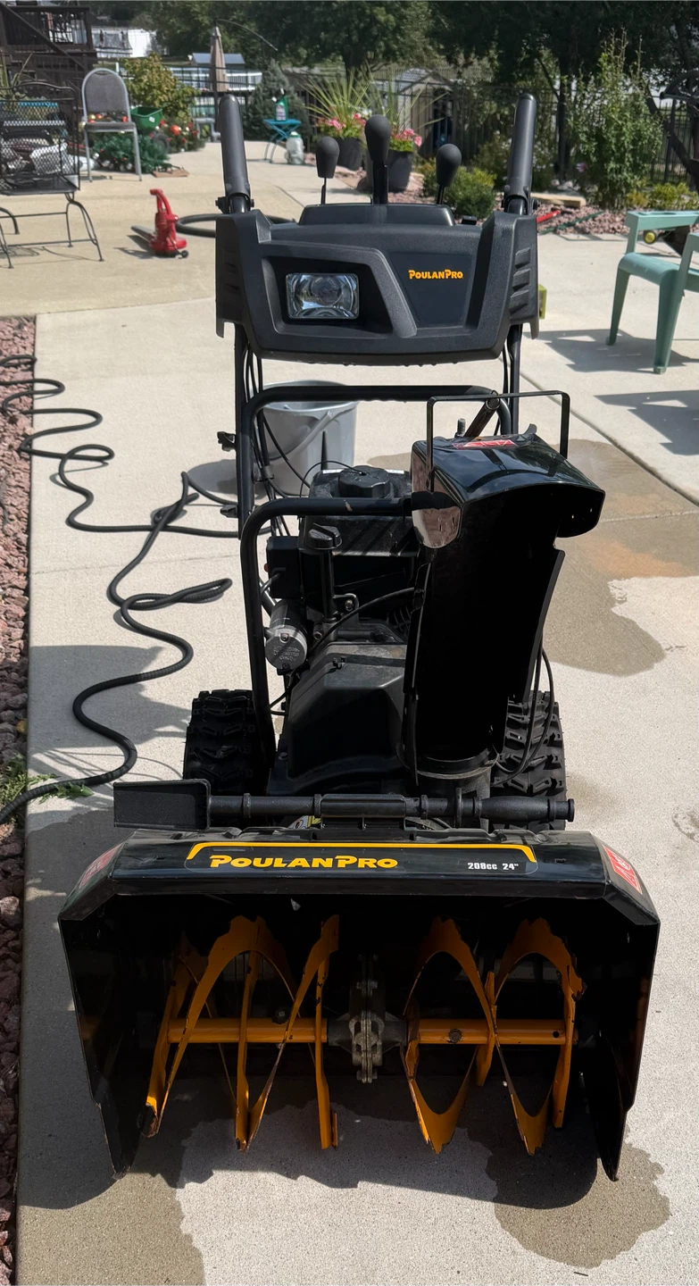 Poulan Pro 208cc 24-inch Snow Blower