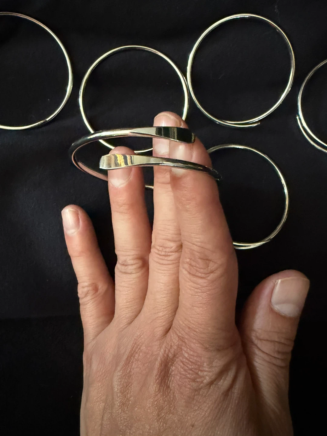 Set of 5 Silver Tone Metal Bracelets - photo 3