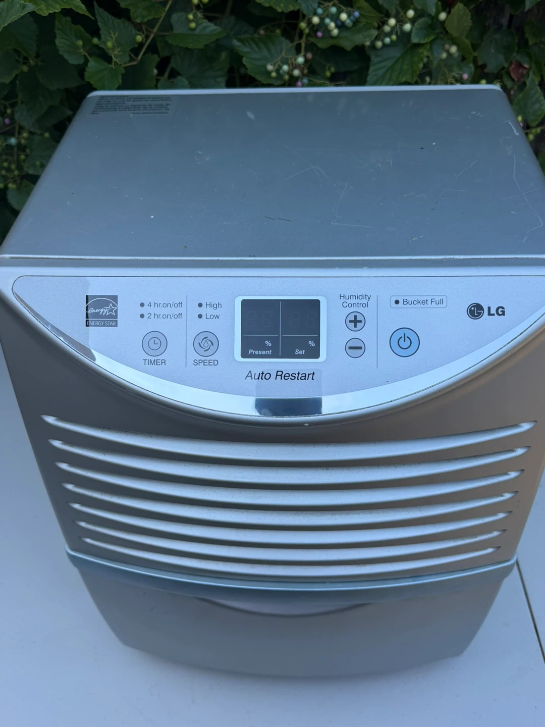 LG Dehumidifier - photo 4