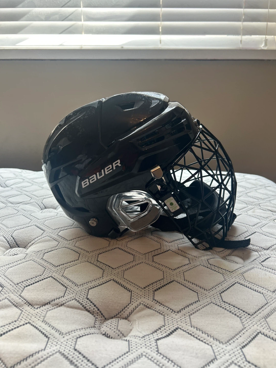 Bauer Re-Akt 70 Hockey Helmet with Cage - photo 2