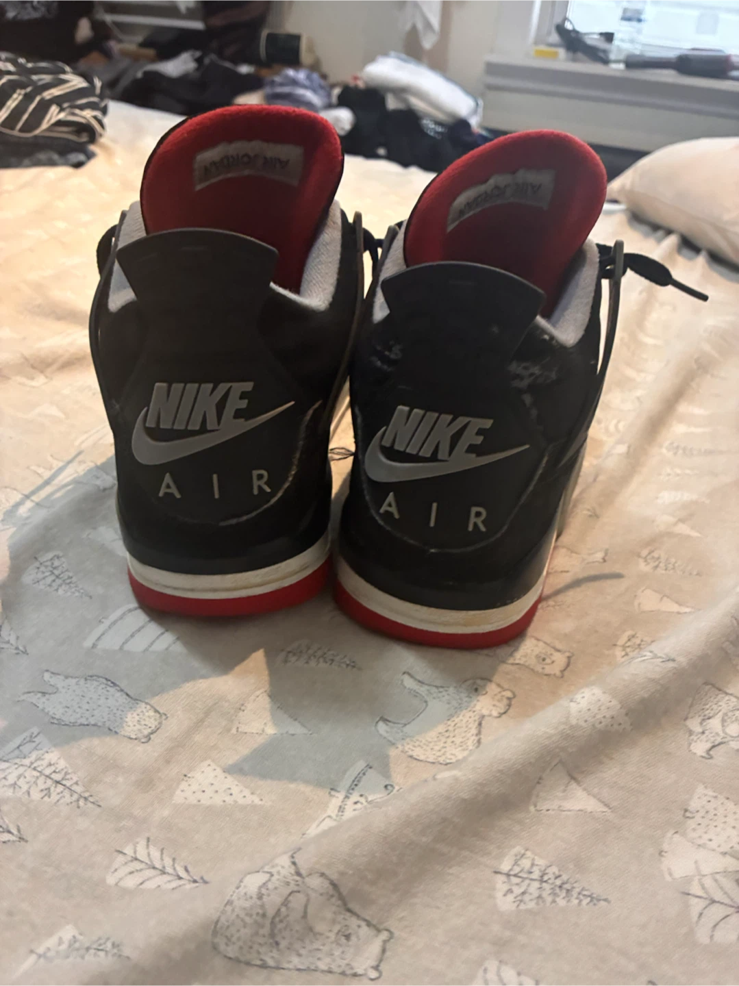 Nike Air Jordan 4 Retro Bred - photo 4
