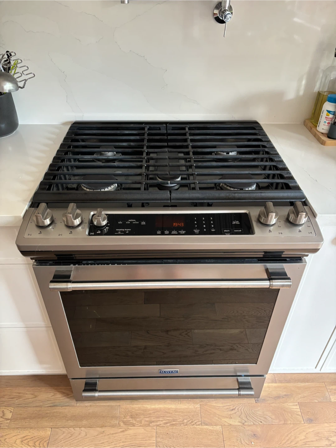 NEED TO GO TODAY Maytag MGS8800FZ1 30-inch gas range