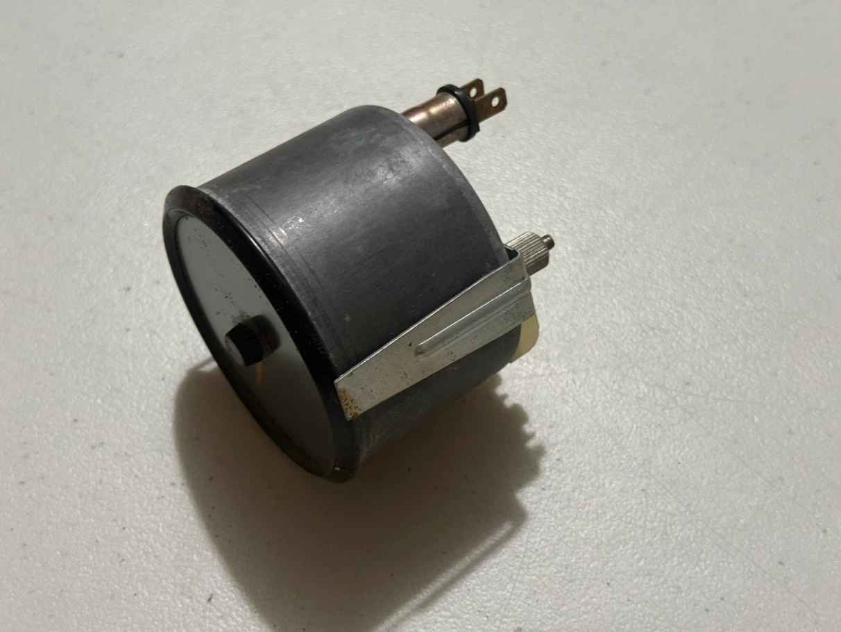 VDO RPM Gauge x100 - photo 2