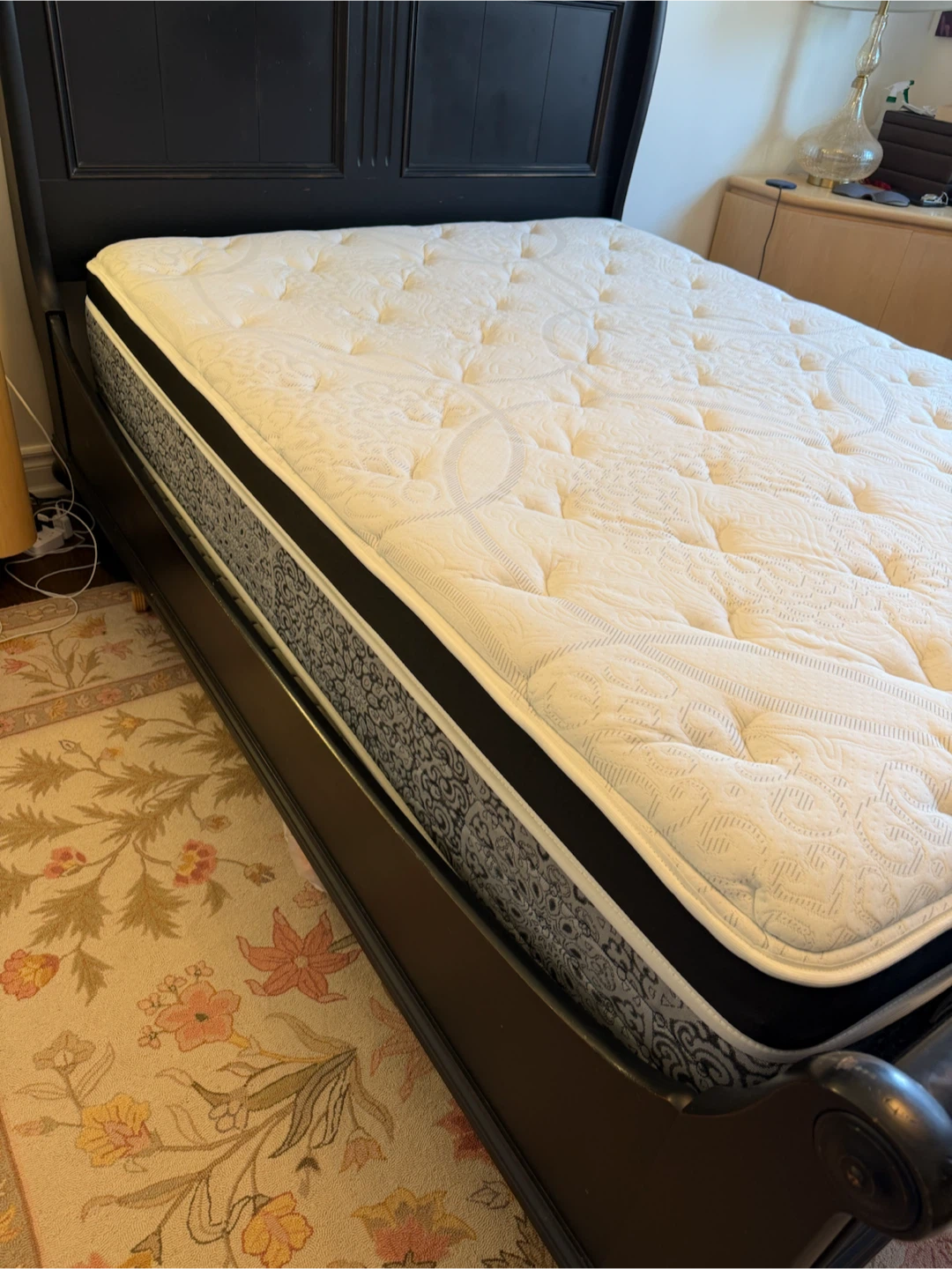 Kingsdown queen mattress - photo 2