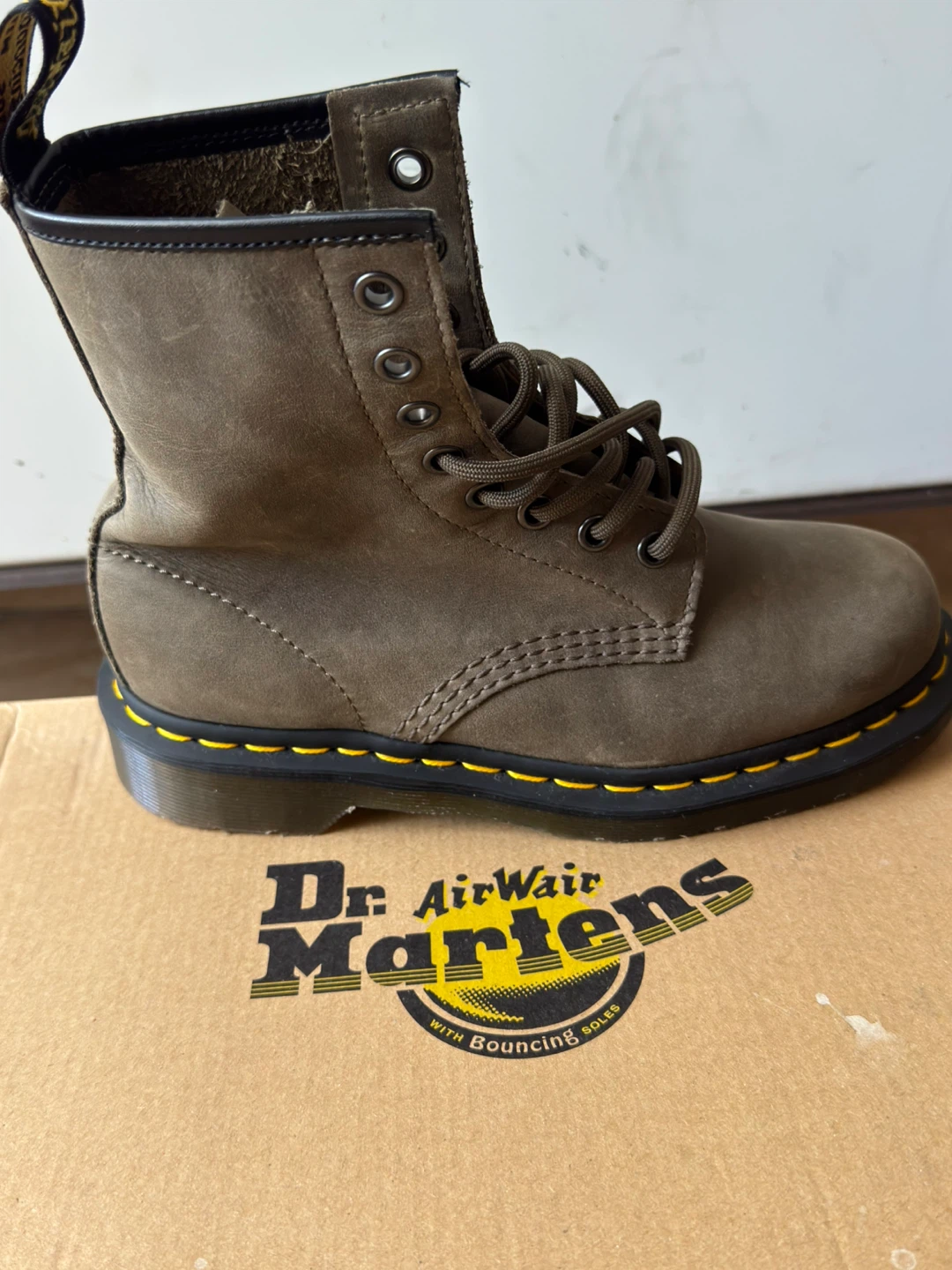 Dr. Martens Boots Olive