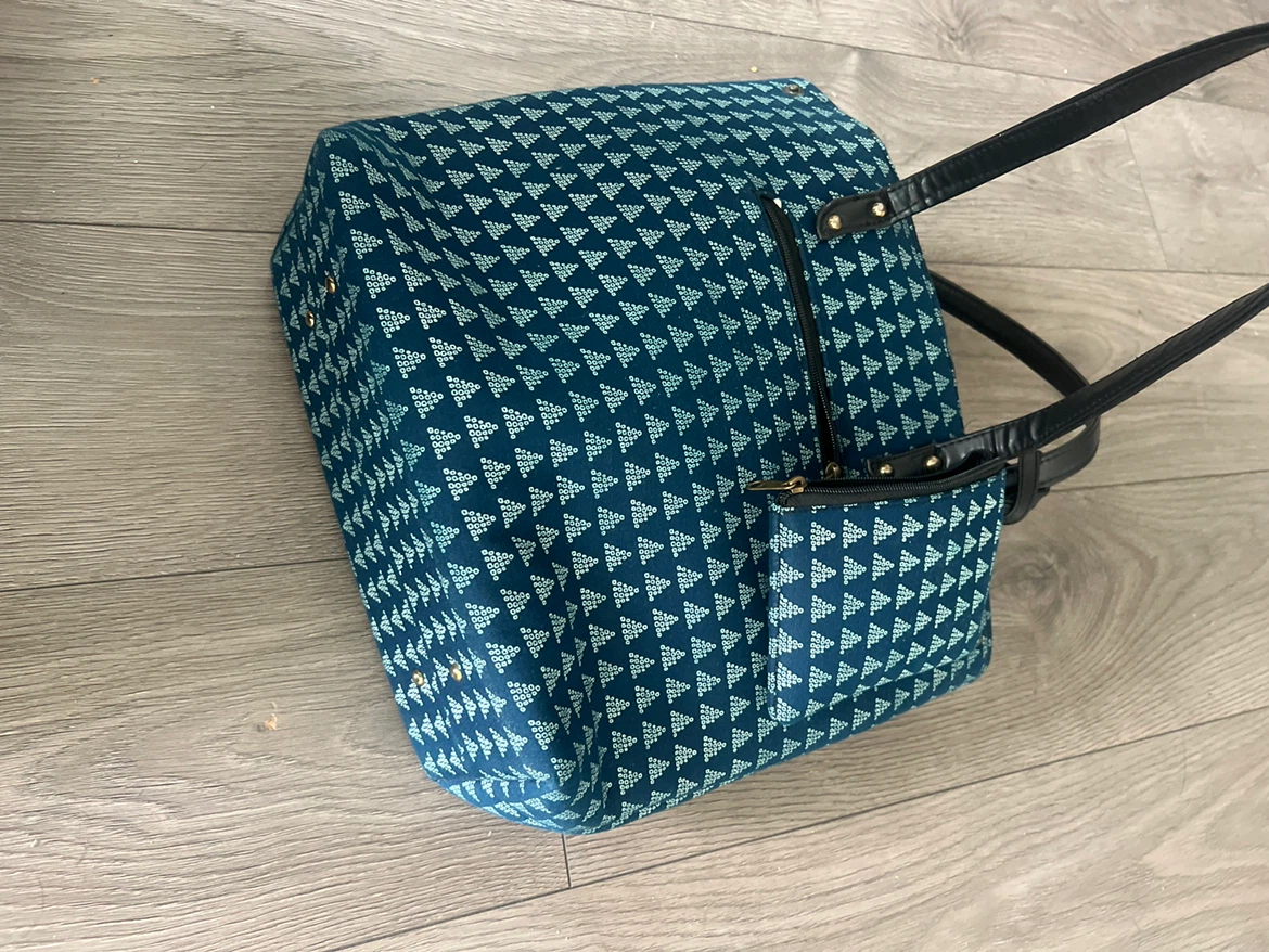 Patterned Tote Bag/ laptop tote with Matching Pouch - photo 2