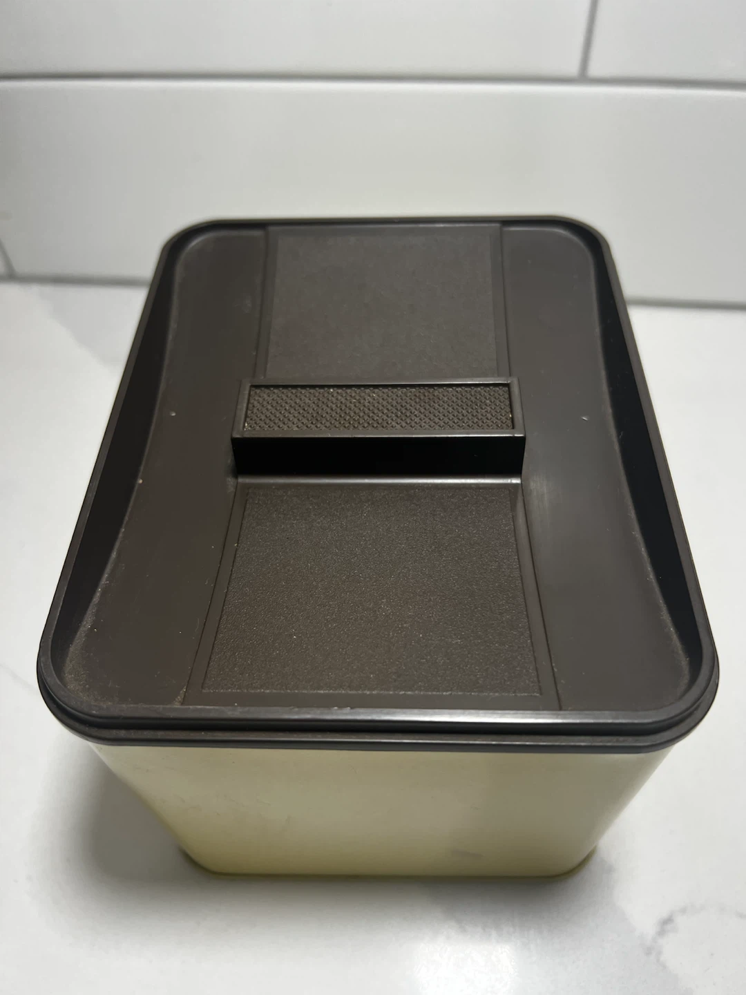 Vintage Ekco Canada Limited Metal Storage Tin - photo 2