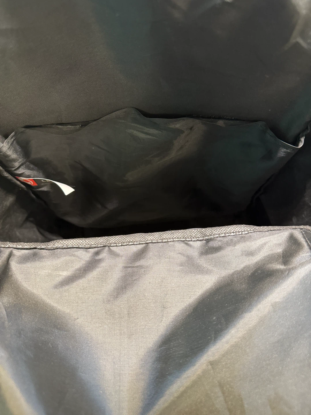 U of C Graduate Students' Association Backpack - photo 3
