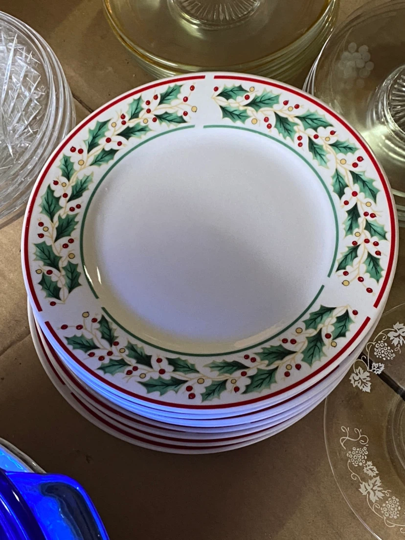 Moda Concept Porcelain Holiday Plates - Set of 7