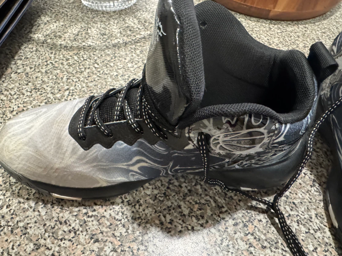 Basketball Shoes Size 41 - photo 2