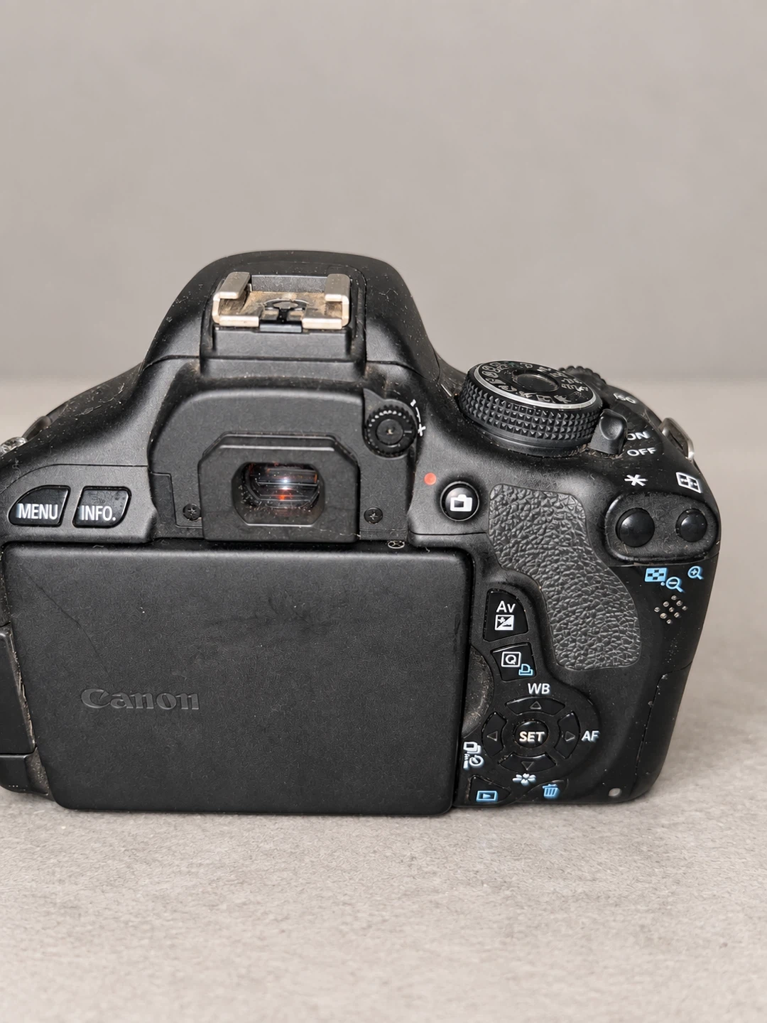 Canon EOS Rebel T3i with 75-300mm Lens - photo 2