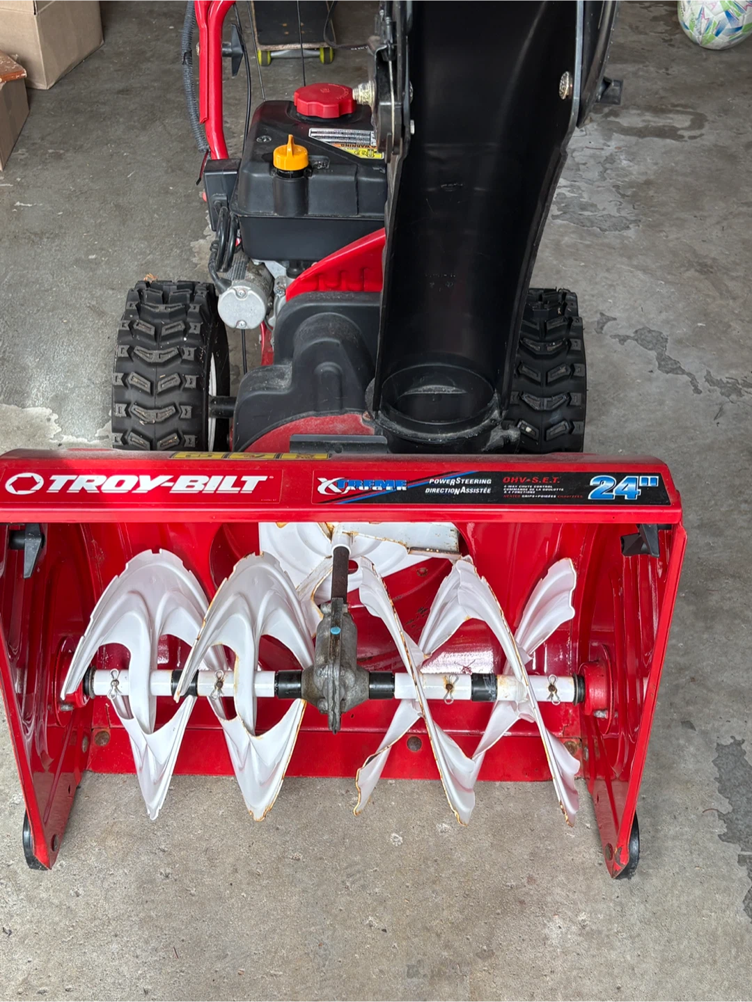 Troy-Bilt 24" Snow Blower - photo 2