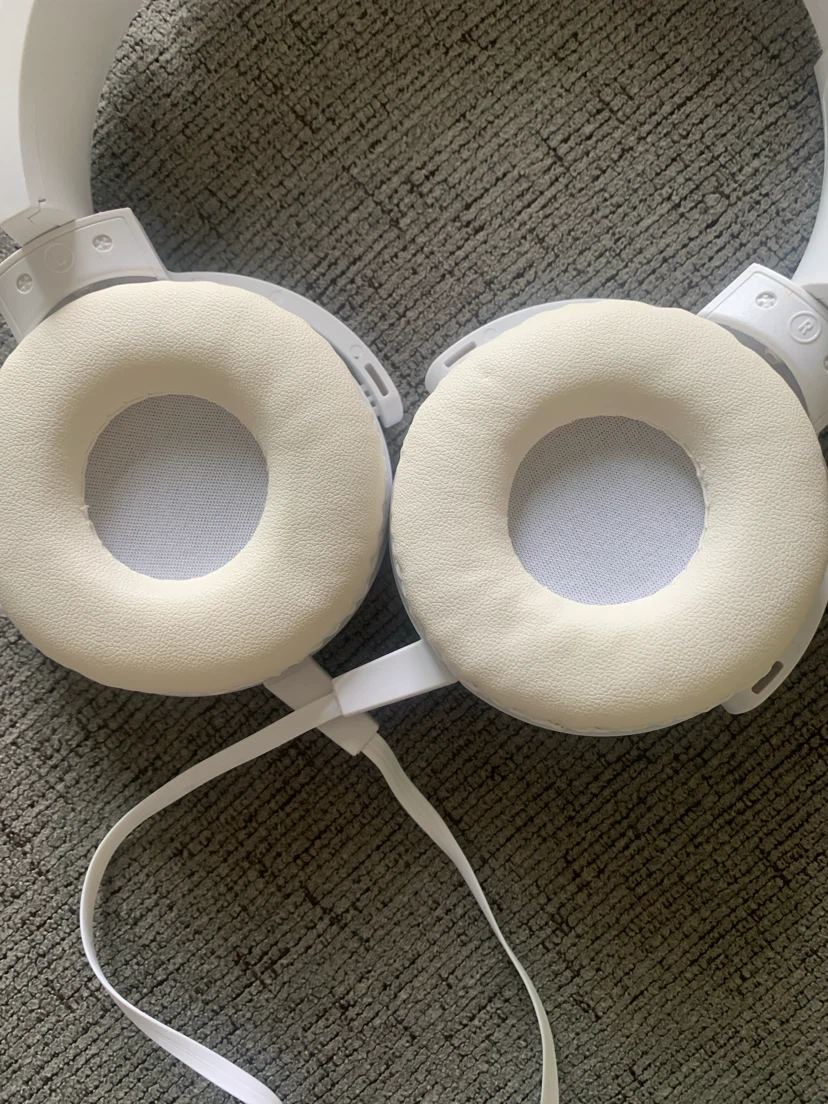 White Wired Over-Ear Headphones - photo 3