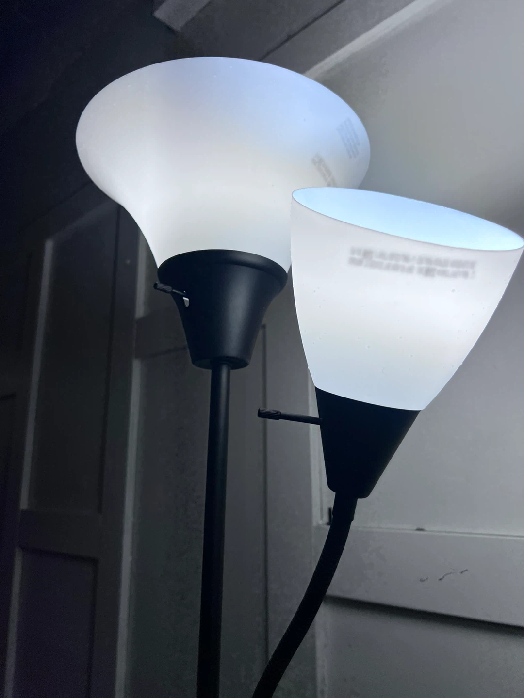 Set of Two Black Floor Lamps - photo 2