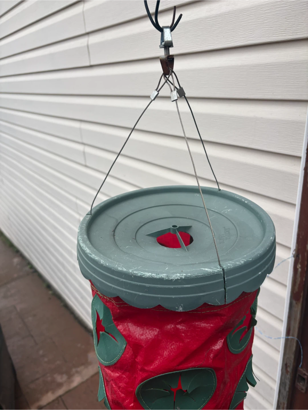 Hanging Tomato Planter - photo 2