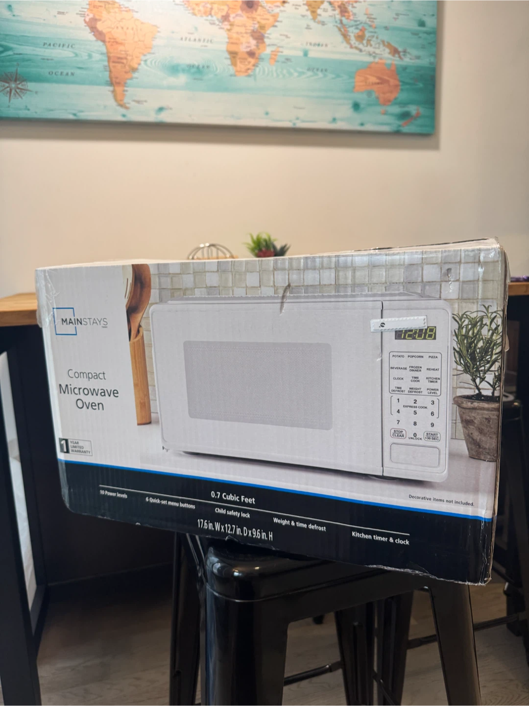 Like New Compact Microwave Oven - Mainstays 0.7 Cu ft 700 Watts - photo 2