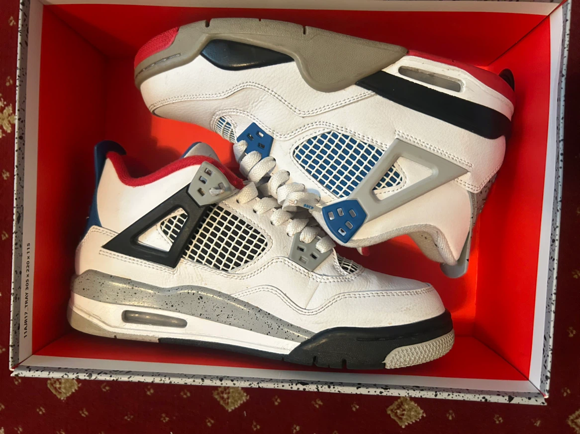 Air Jordan 4 Retro GS Sneakers