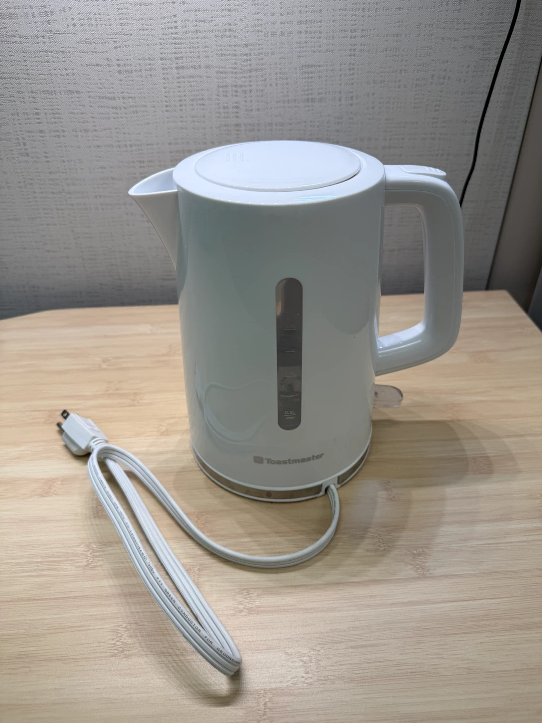 Toastmaster White Electric Kettle