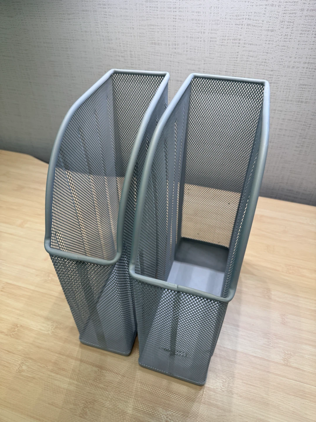 Set of 2 Metal Mesh Magazine Holders