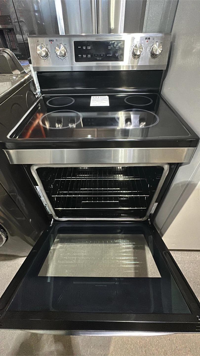Midea 30” Electric Stove - Selling New Appliances - photo 2