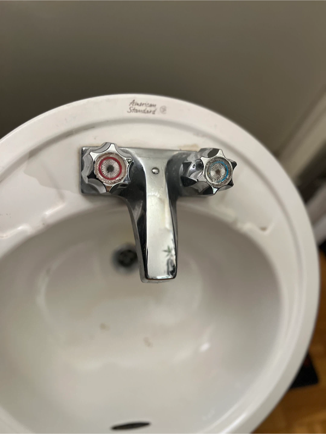 American Standard white bathroom sink with faucet - photo 2