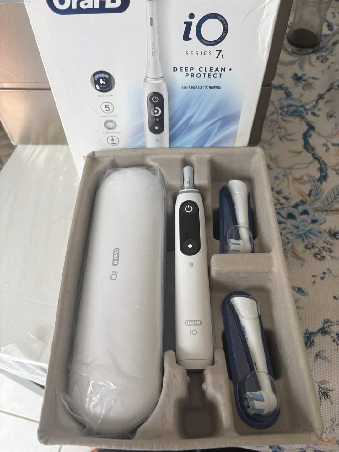 Oral-B iO Series 7L Rechargeable Toothbrush