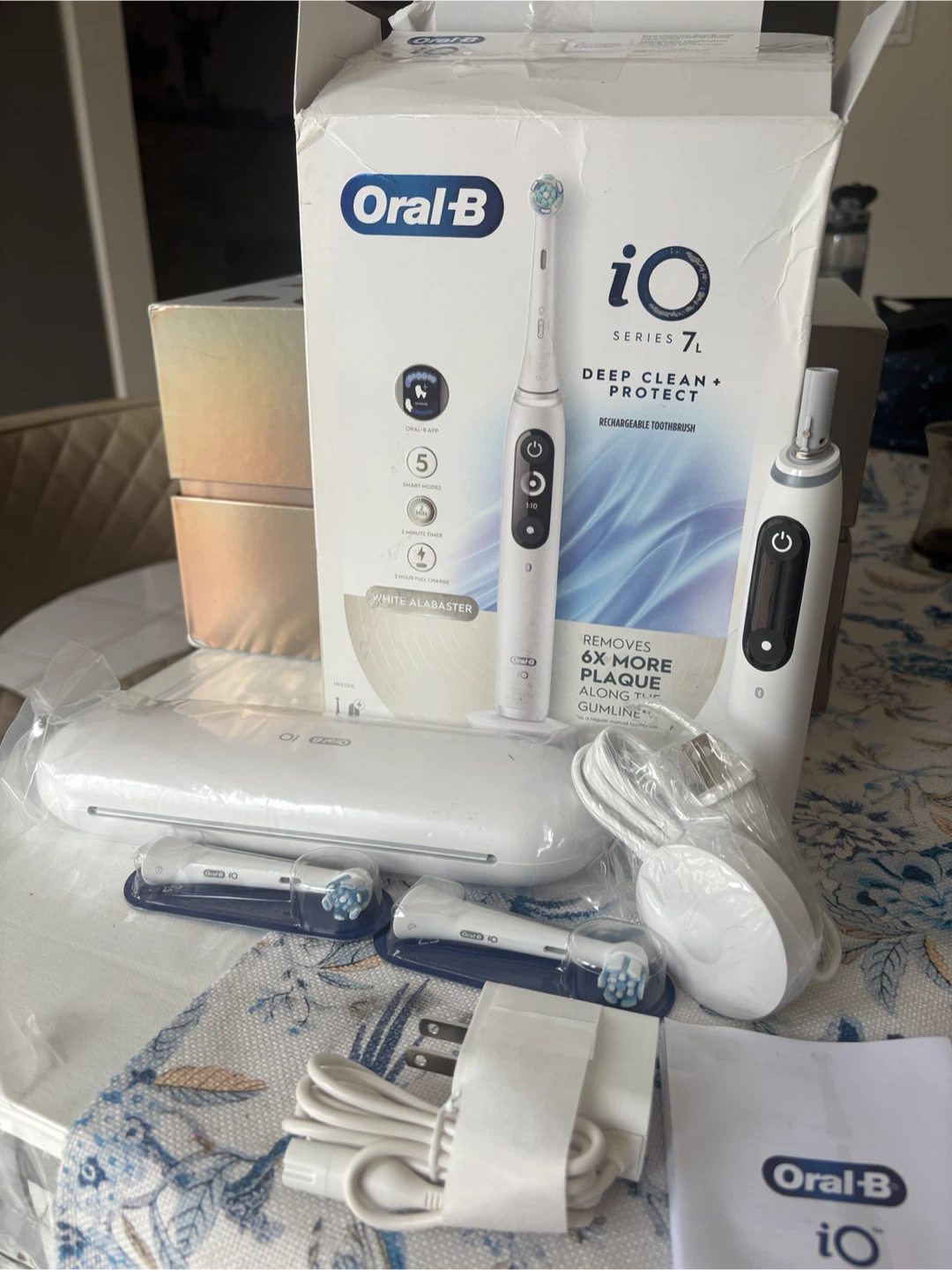 Oral-B iO Series 7L Rechargeable Toothbrush - photo 2