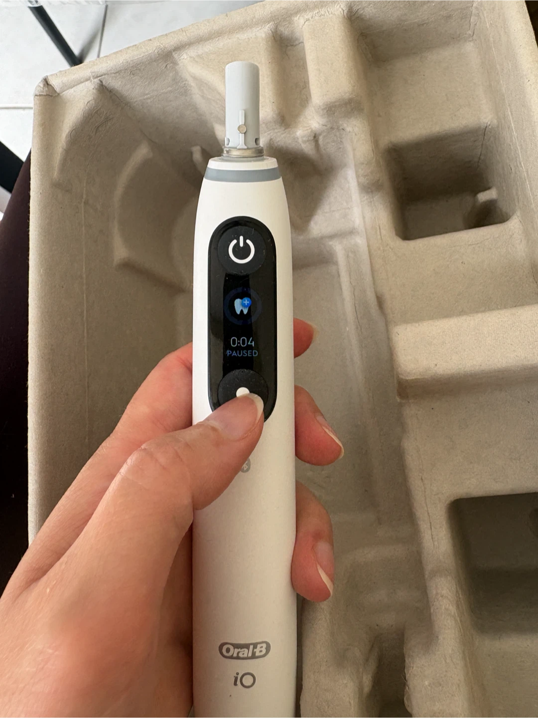 Oral-B iO Series 7L Rechargeable Toothbrush - photo 3