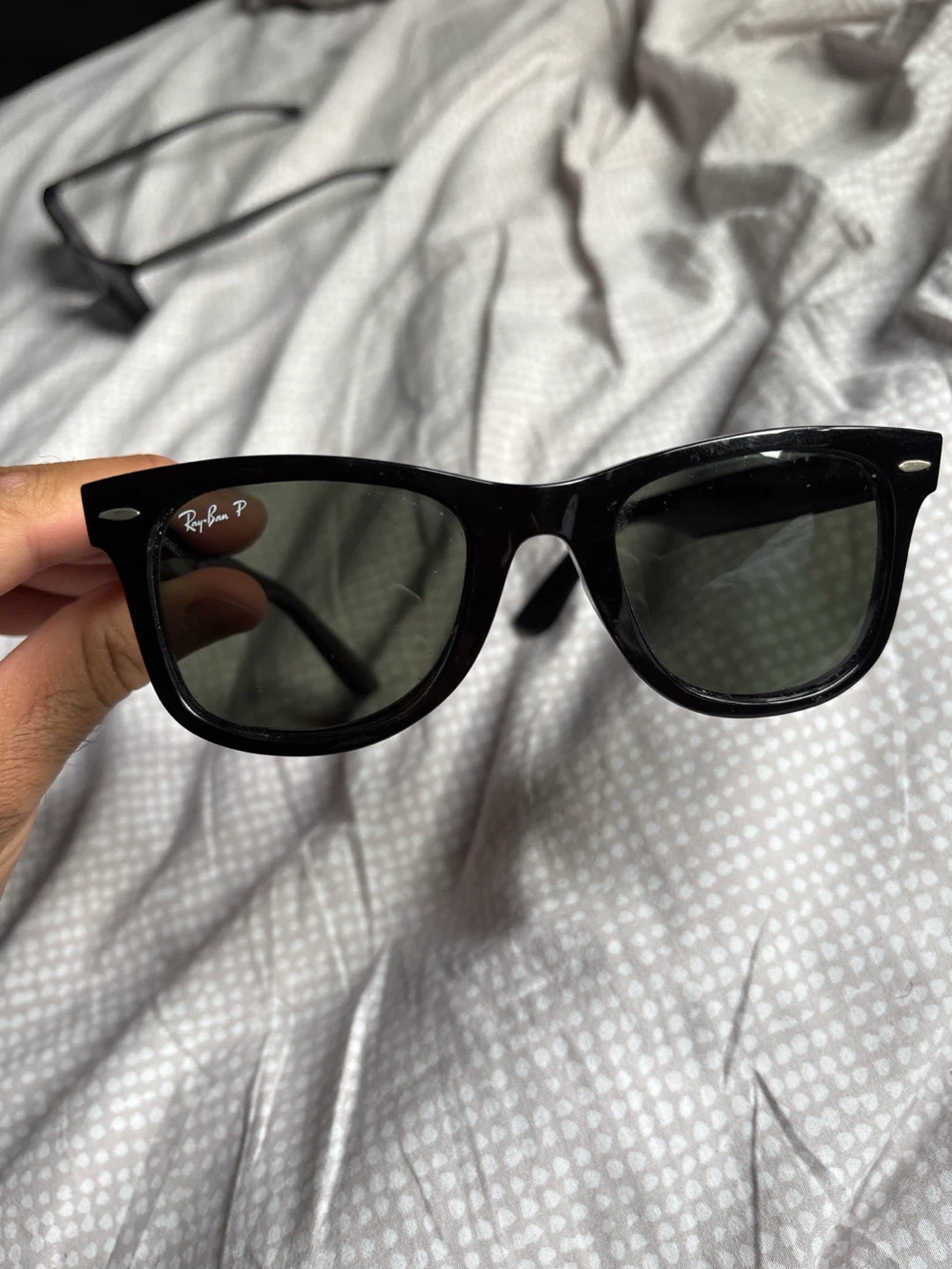 Ray-Ban Wayfarer Polarized Sunglasses - photo 2