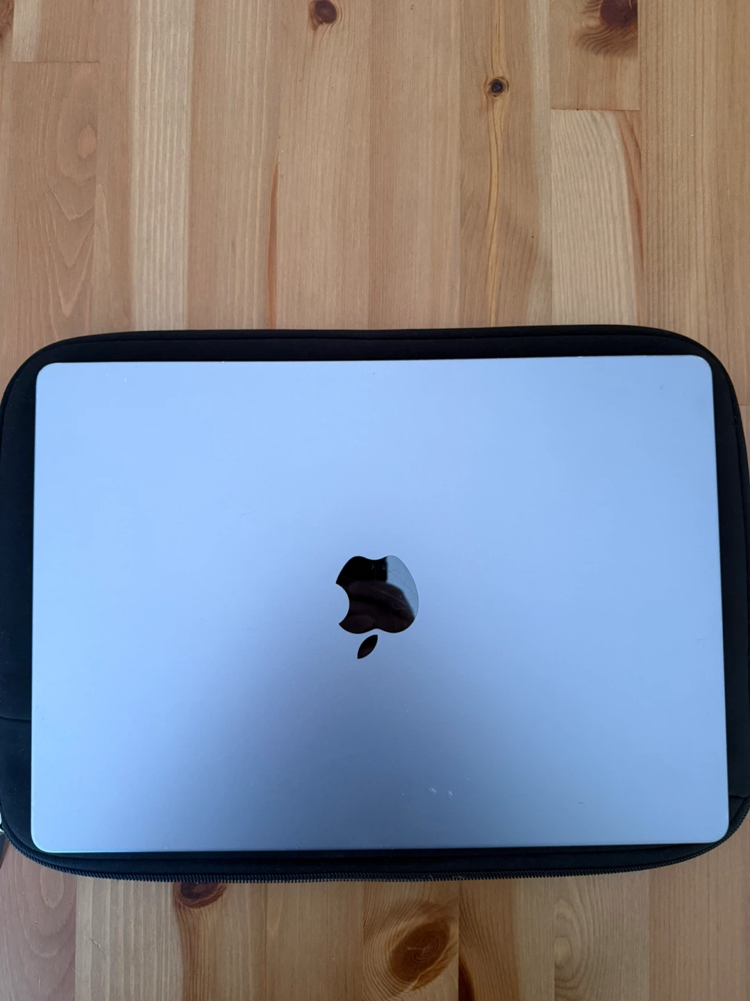 Macbook pro 2023 14” with m2 pro chip